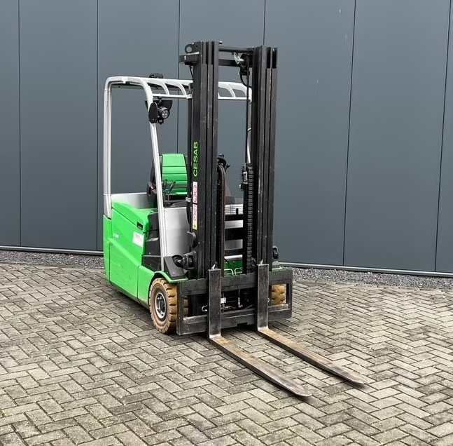 Houd uw heftruckvorken in topconditie: essentieel voor veiligheid en optimale prestaties